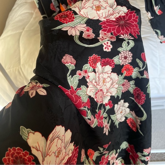 Chelsea & Violet Floral Midi Wrap Surplice Dress - Picture 5 of 12